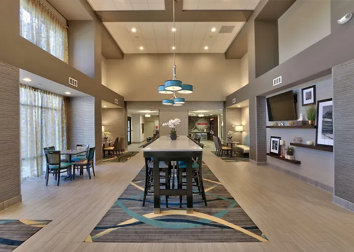 Hampton Inn & Suites Albuquerque Airport